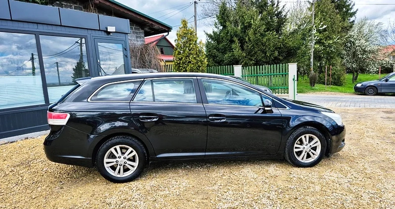 Toyota Avensis cena 24900 przebieg: 227000, rok produkcji 2009 z Śrem małe 781